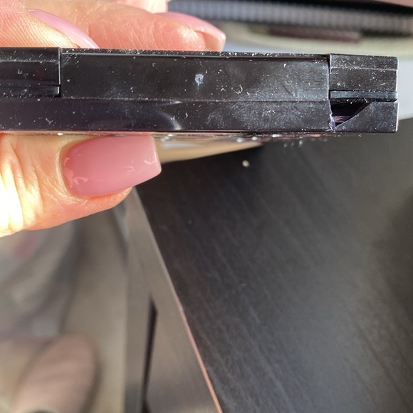 Skinn Compact Lipstick Palette by Dimitri James - Picture 5 of 6